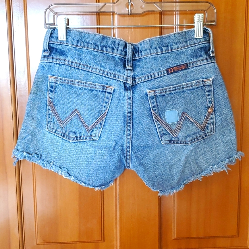 Cowgirl Cut Wrangler Shorts